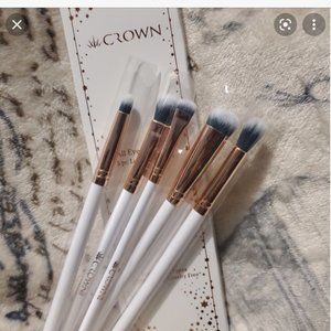 NWT 🛍 Crown All Eyes on You 5 pc Luxe Brush Set